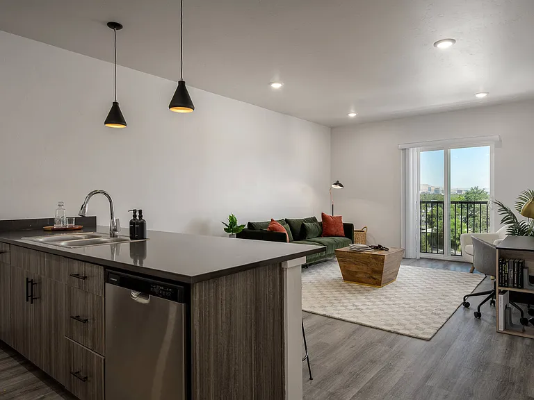 Crosshatch Apartments — Photo 4