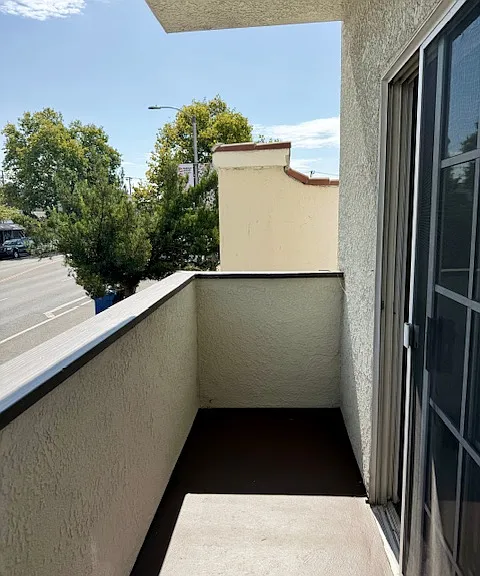 5650 York Blvd. — Photo 10