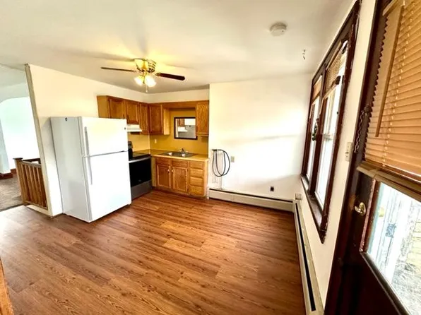 725 E Main St #3, Freeland, PA 18224
