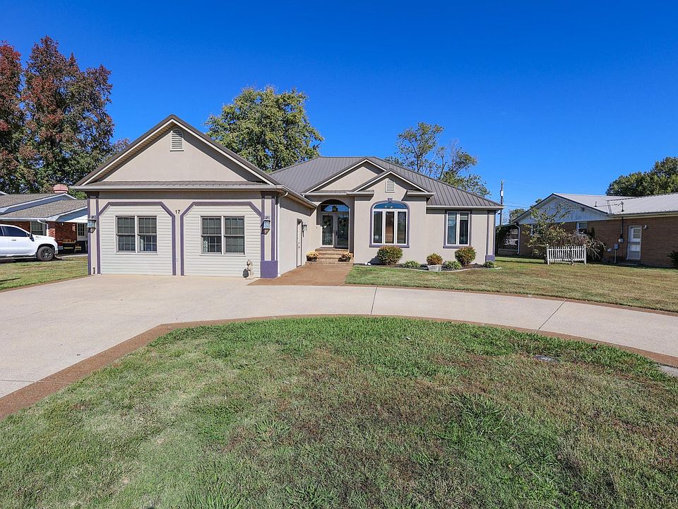 1st image of 17 Kenwood Dr