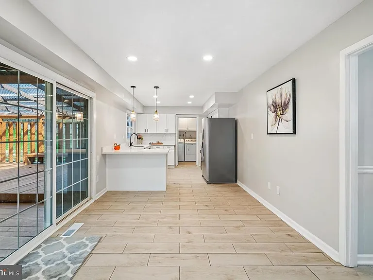 12200 Fleming Ln — Photo 8