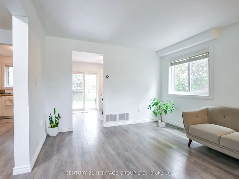 416 Sunnidale Rd — Photo 4