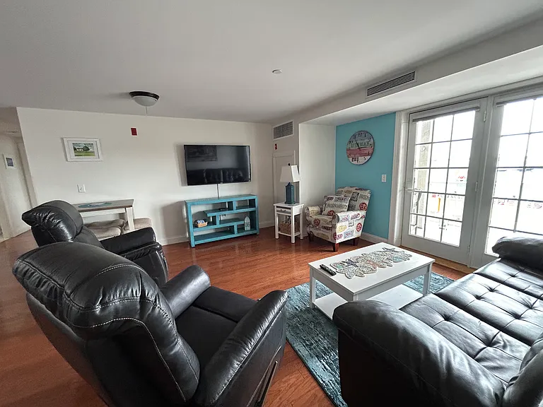 1 E Grand Ave #310 — Photo 3