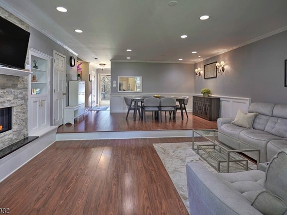 2nd image of 333 Penns Way