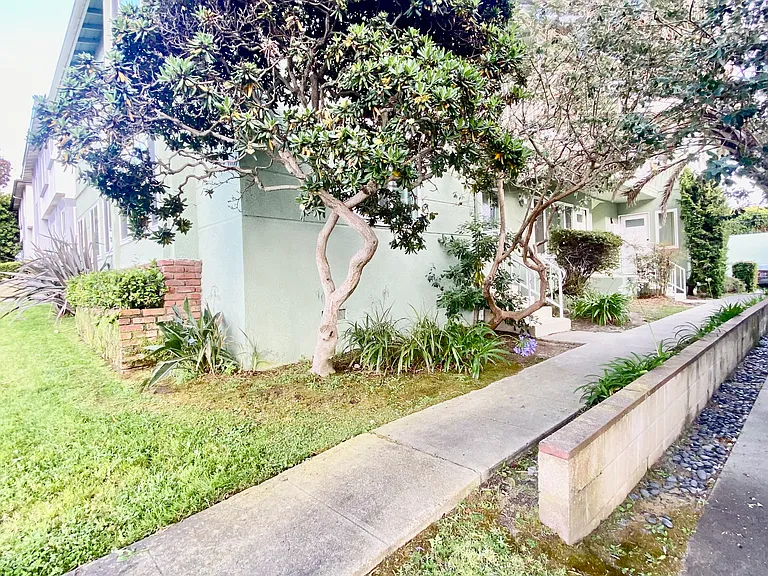 1108 E Imperial Ave #B — Photo 18