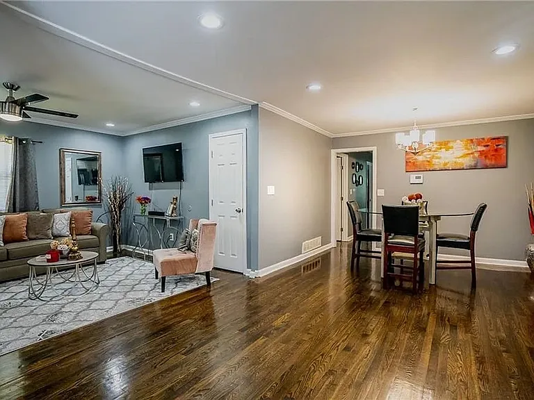 3052 Browns Mill Rd SE — Photo 18