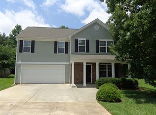 6115 Colchester Ln, Matthews, NC 28104