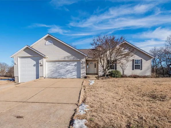 5161 Country Club Dr, High Ridge, MO 63049