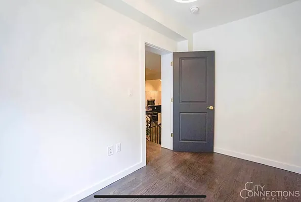 Rented by City Connections Realty | media 24