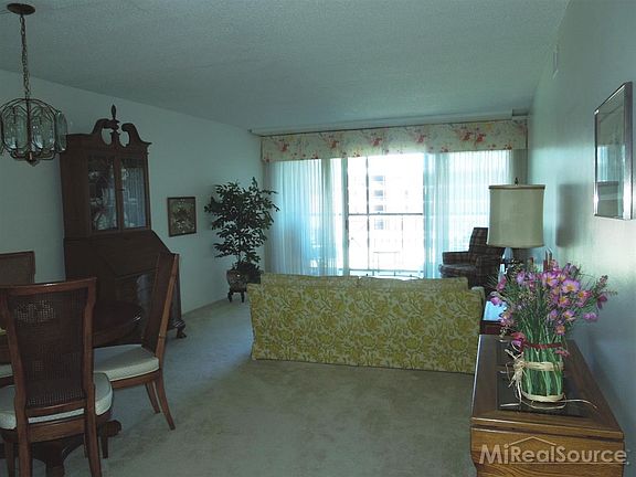 3rd image of 3415 Benjamin Ave APT 304