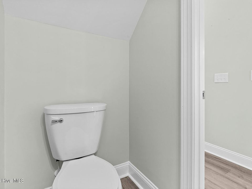 1st image of 119 Pasture Lane #B