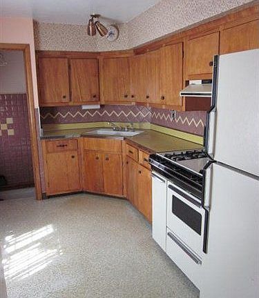 4th image of 414 W 35th St