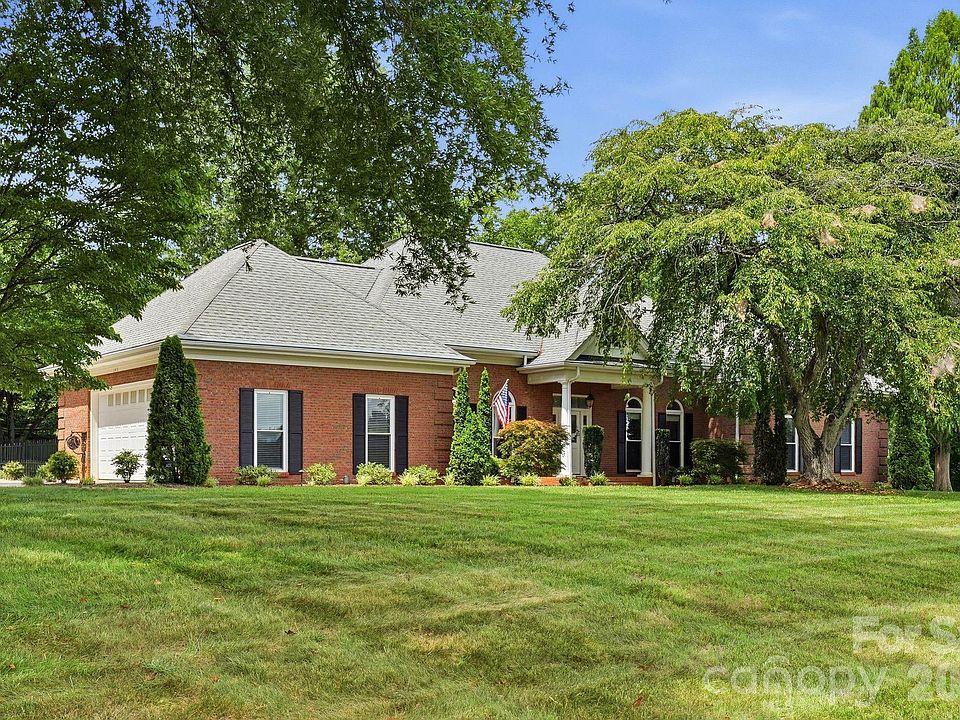 1st image of 145 Baymount Dr