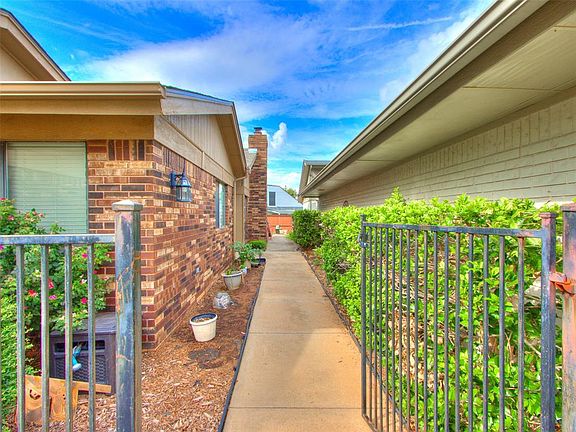 2nd image of 6005 Vixen Way