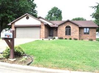 915 E Colgate St, Bolivar, MO 65613