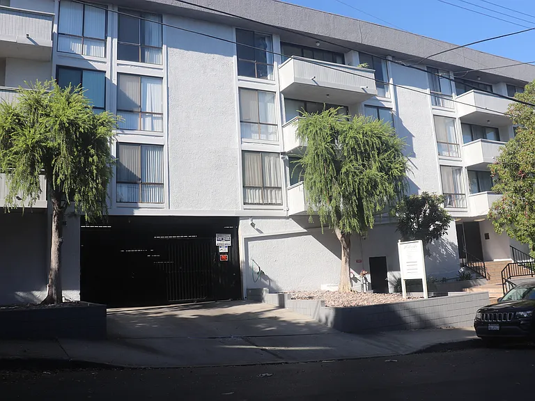 Hillside Terrace — Photo 3