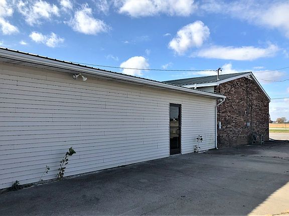 5th image of 3907 S Ward Ave