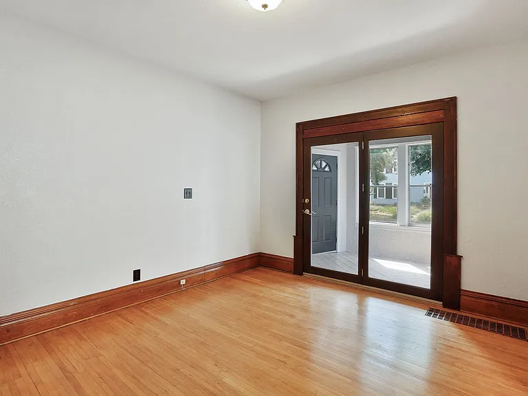 1401 3rd St NE — Photo 15