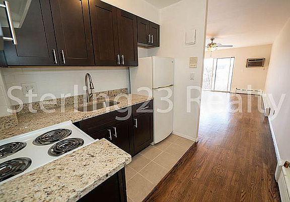 3rd image of 42-11 Astoria Blvd N APT 2B