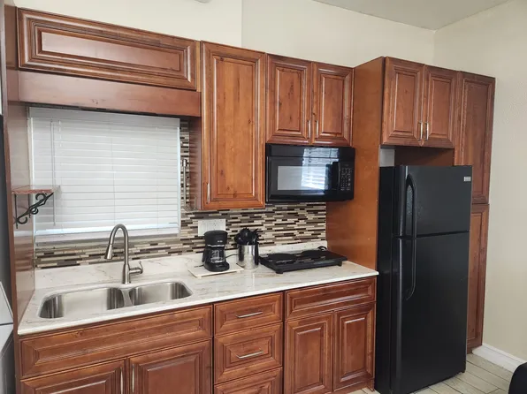 535 Lake No No Rd APT B, Midway, GA 31320