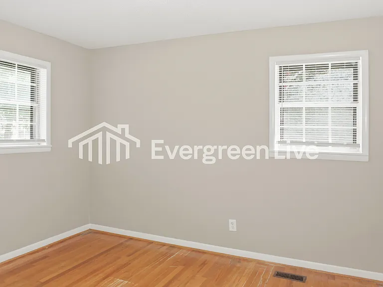 317 Robin Rd SW — Photo 10