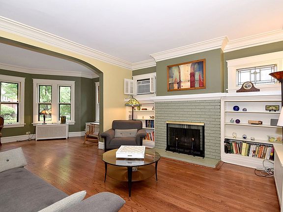 4th image of 838 Fair Oaks Ave
