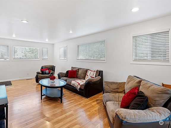 5th image of 1539 Rainier Avenue