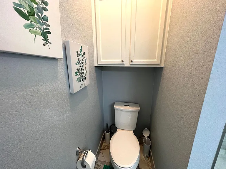 2106 Huxley Ln — Photo 19