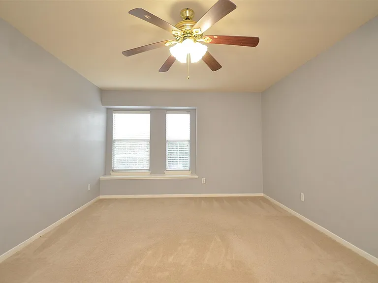 2707 Roaring Oaks Ln — Photo 22