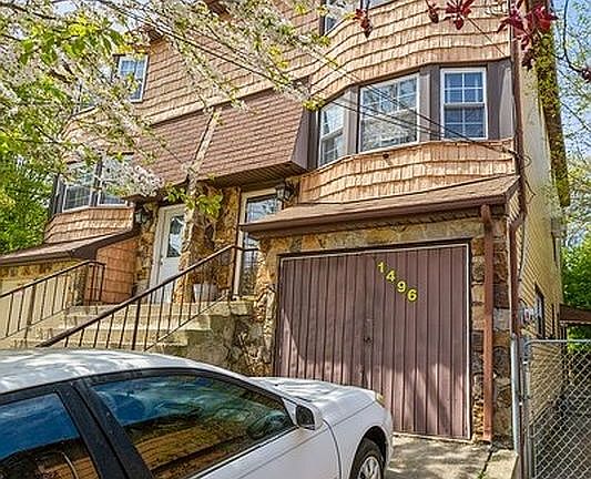 2nd image of 1496 Richmond Ave