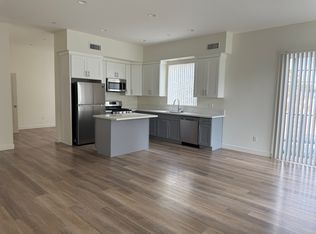 5945 Mammoth Ave, Van Nuys, CA 91401