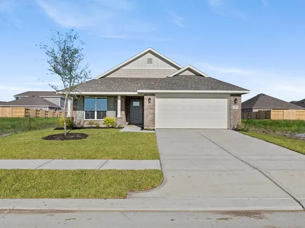 2233 W Post Oak Cir, Dayton, TX 77535