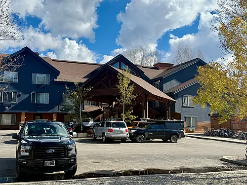 Ski Town Apartments Photo 1
