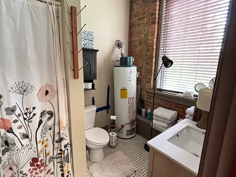 214 E Broad St #B — Photo 18