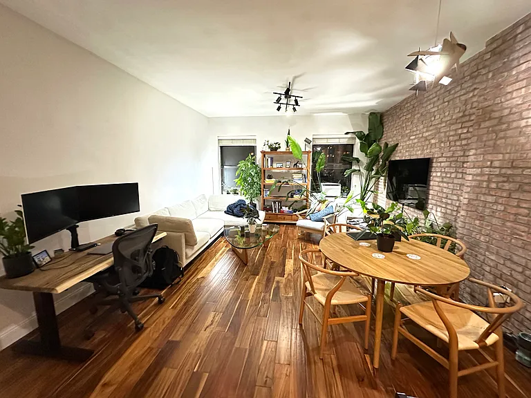 233 W 14th St #5R — Photo 2