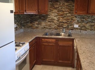 27 Cour Caravelle, Palos Hills, IL 60465