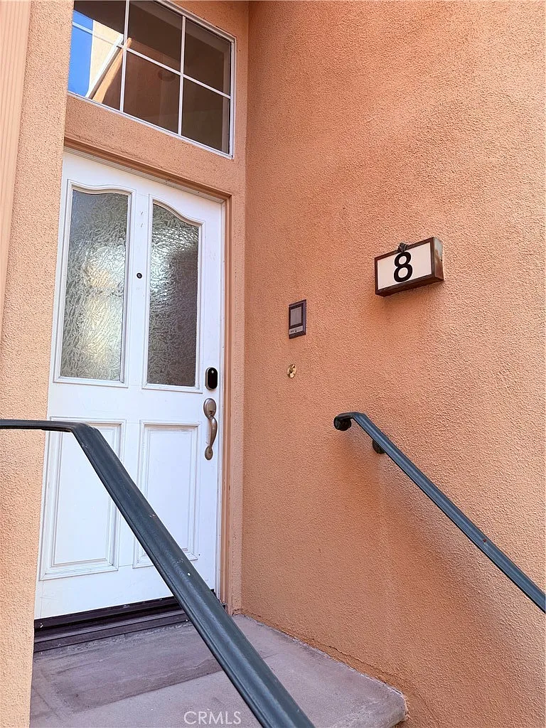 3 bed, 2.5 bath, 1676 sqft, $4,500 — Photo 2