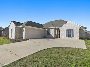 221 Chartleigh Cir, Canton, MS 39046