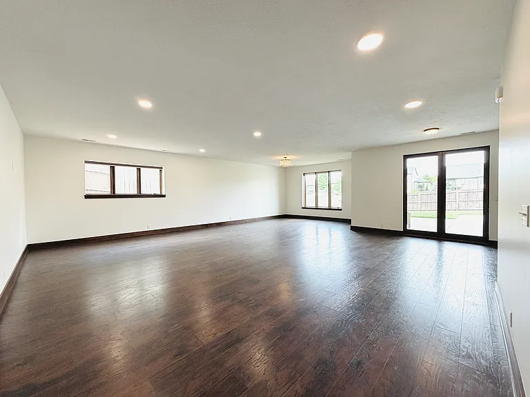 2961 Valley Stream Dr — Photo 42