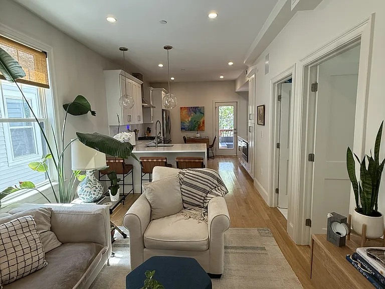 3231 Washington St #3 — Photo 11