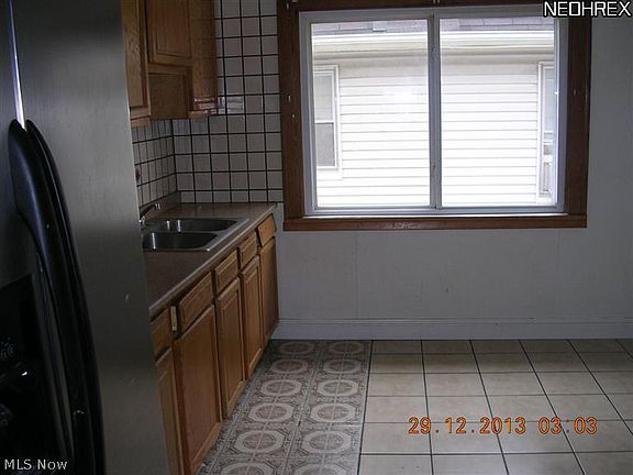 5th image of 2061-2063 Morrison Ave