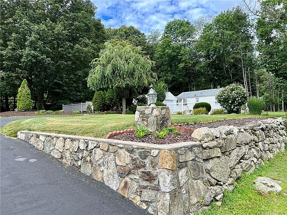 4th image of 628 Greenville Ave