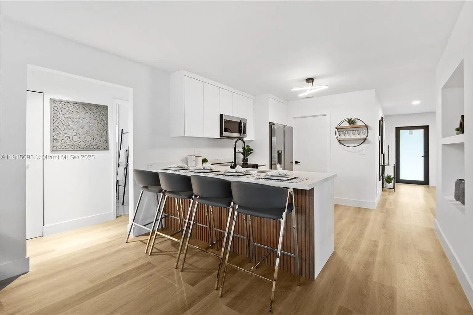 3 bed, 1564 sqft, $5,500 — Photo 4