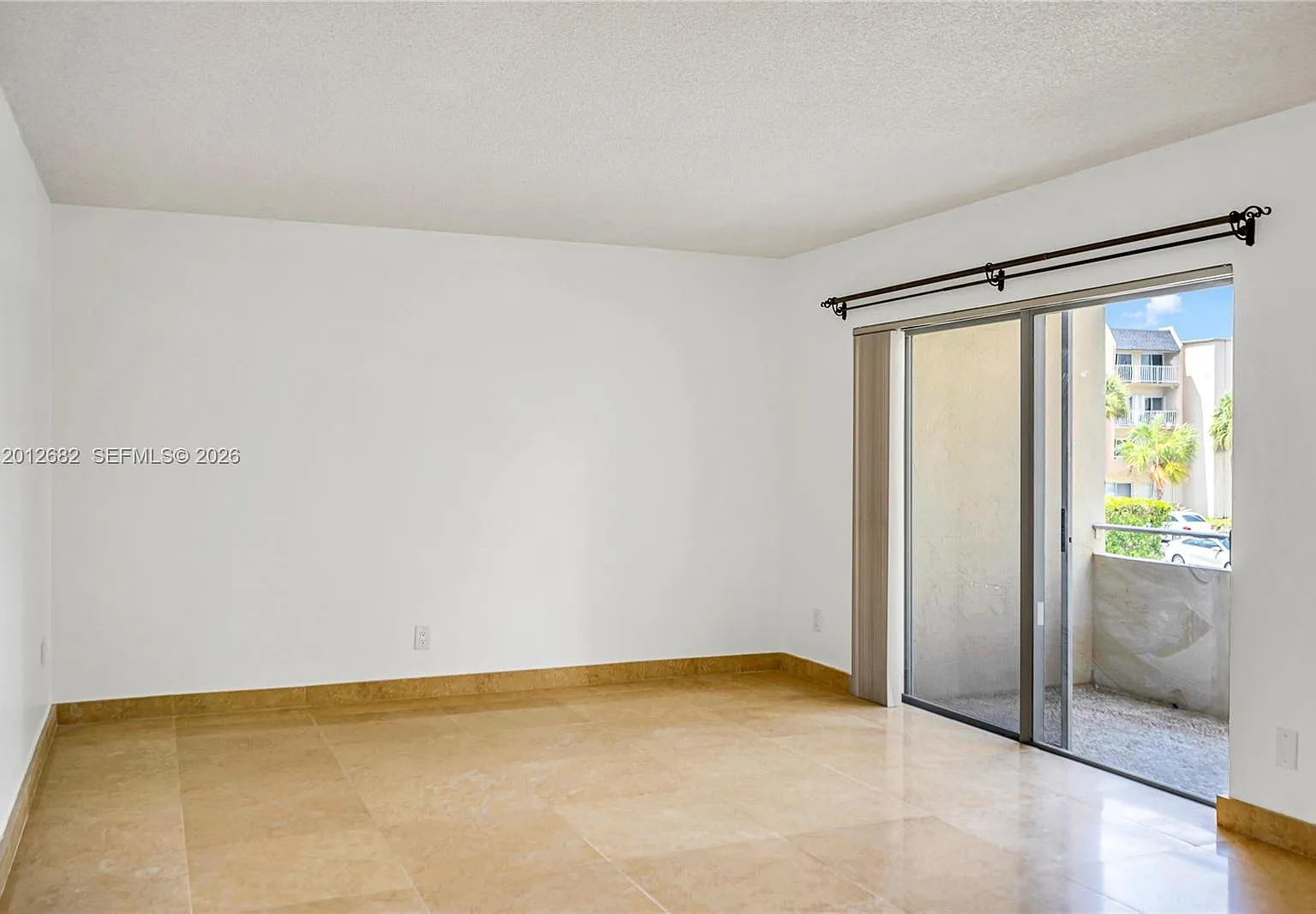 Kings Creek So Condo — Photo 3