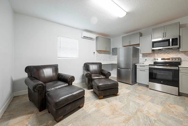 4810 Shoshone St — Photo 4