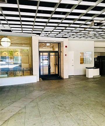 3rd image of 12222 Wilshire Blvd APT 207