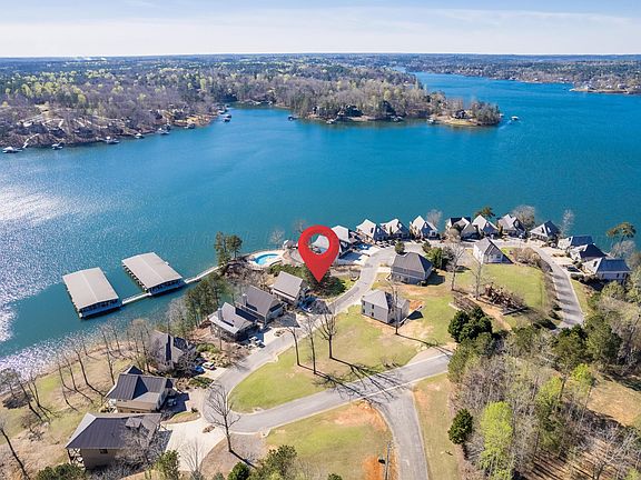 3rd image of 8 Windemere