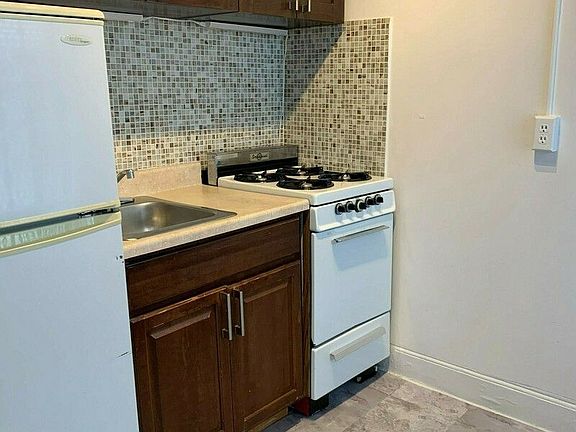 2nd image of 244 8th Ave APT 4R