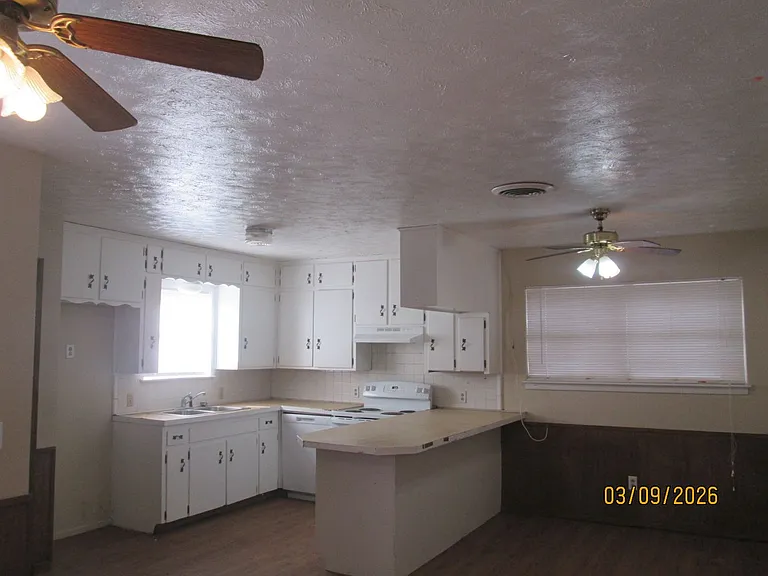 1321 Navajo Trl — Photo 4