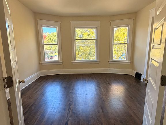2nd image of 403 E Chambers St